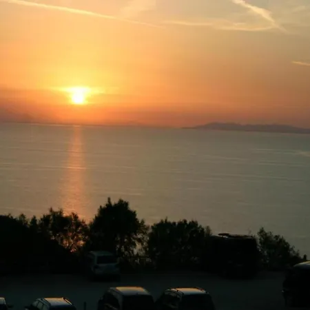 Lejlighed In San Vincenzo